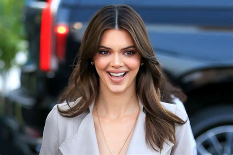 kendall age|why is kendall jenner famous.